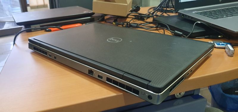 DELL 7730 I7 8850H 32 RAM 512 SSD afbeelding 7