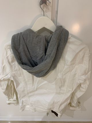 Cazadora vaquera blanca