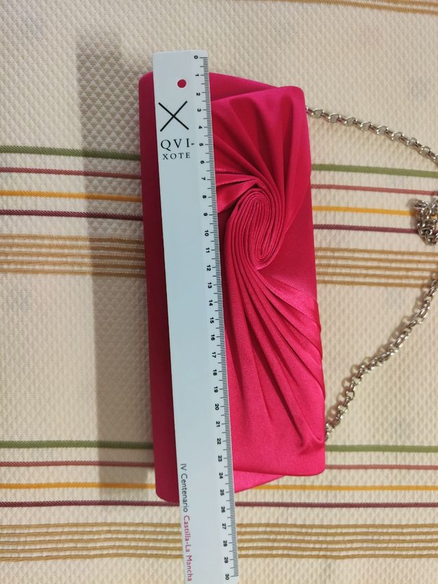 Zapatos y cartera, forrados de tela fucsia