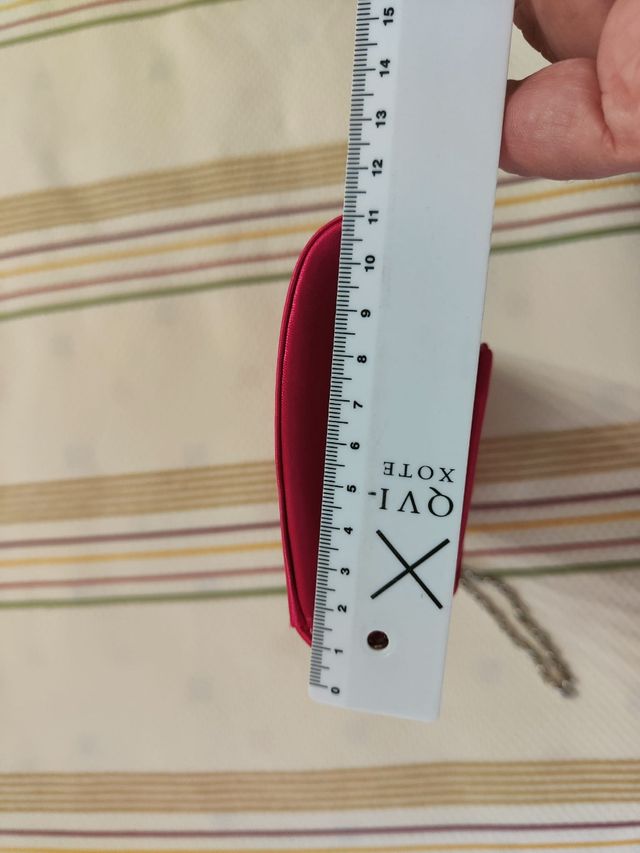 Zapatos y cartera, forrados de tela fucsia