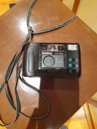 Camara Konica MT - 100 y se regala otra .