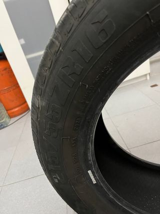 Neumático 215/55ZR16