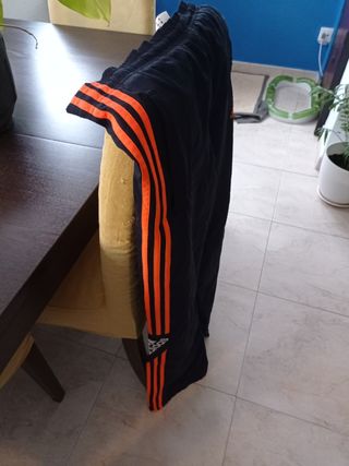 pantalón chándal Adidas
