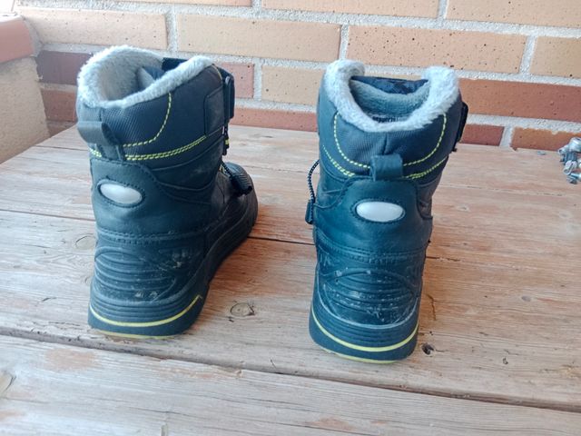 botas de montaña/nieve talla 33.