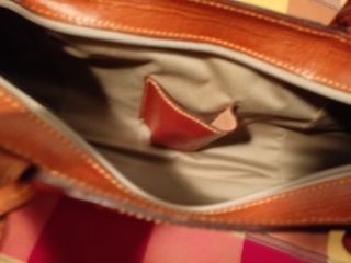 Bolso cuero auténtico.
