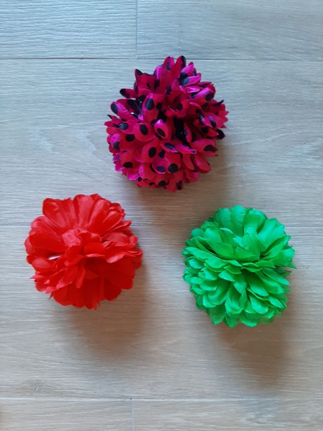 LOTE ,FLAMENCO, BALLET, FLORES, PEINETAS