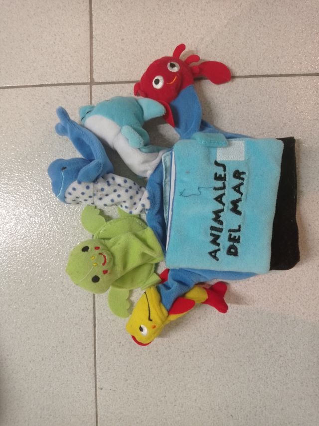 Marionetas cuento de tela y cuento de animales.