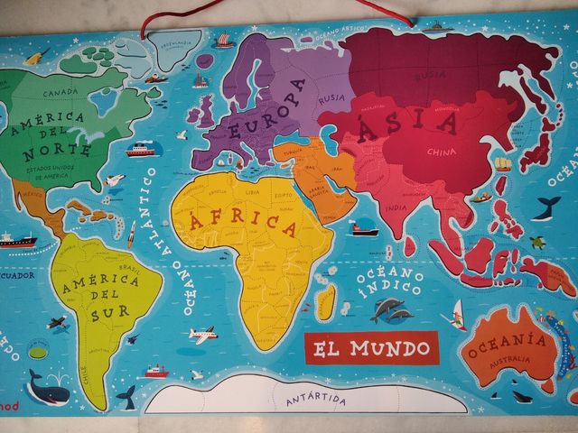 Puzzle magnético del mundo