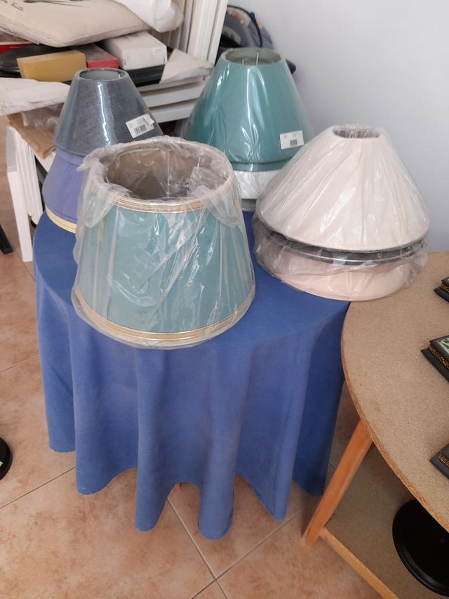 PANTALLAS BLANCAS, BEIGEIX,AZULES