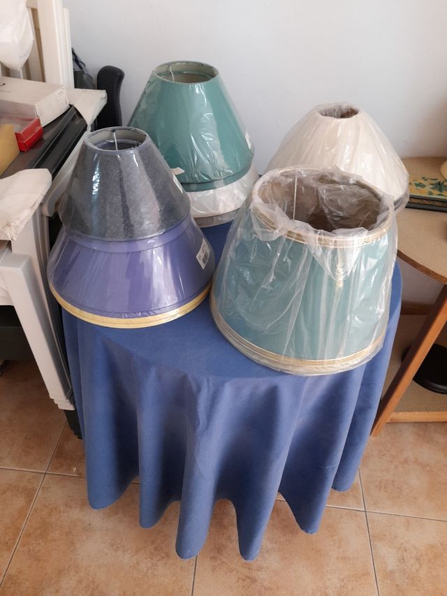 PANTALLAS BLANCAS, BEIGEIX,AZULES