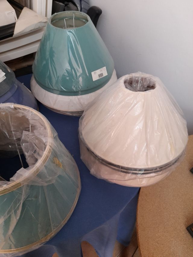 PANTALLAS BLANCAS, BEIGEIX,AZULES