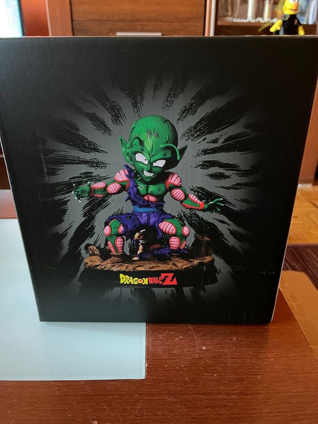 Resina Dragon Ball Piccolo protege a Son Gohan