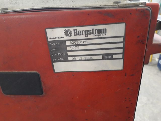 Alineador de faros Hella