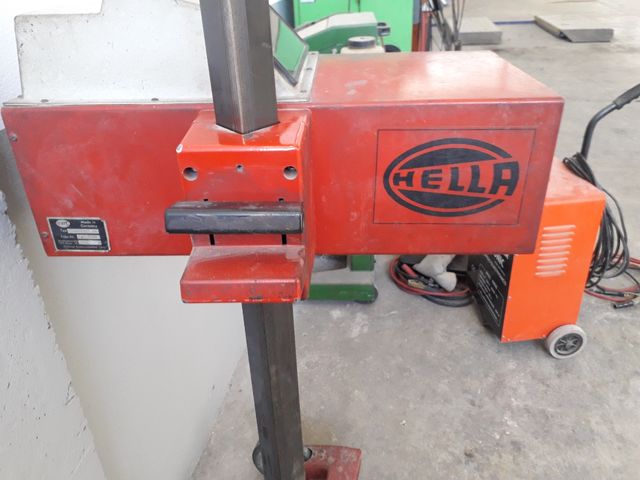 Alineador de faros Hella