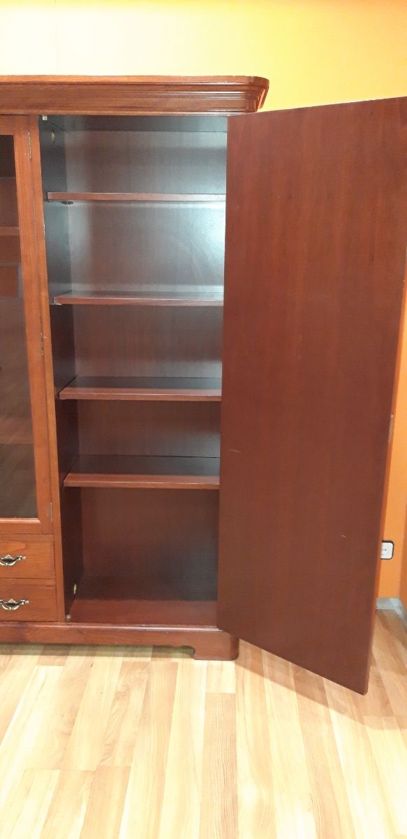 Mobiliário clássico de estante