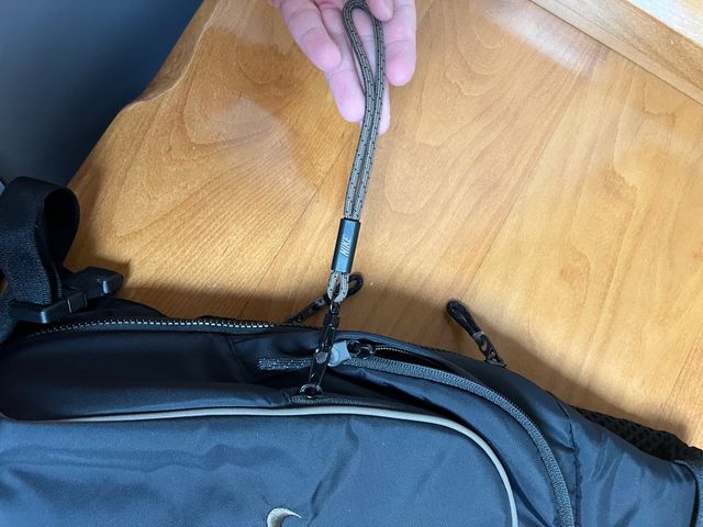 Crossbody nike essentials