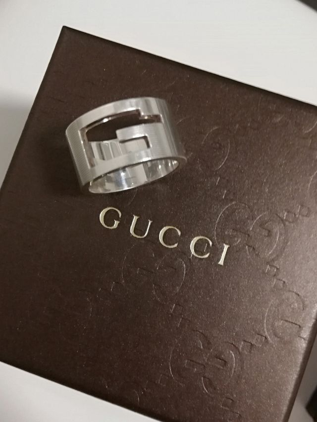 Anillo de plata maciza Gucci