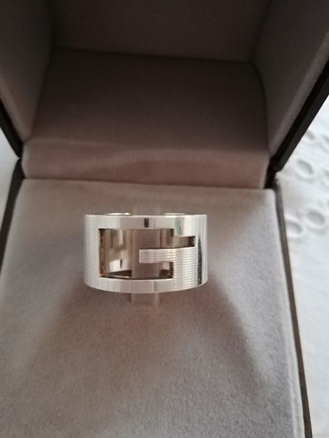 Anillo de plata maciza Gucci