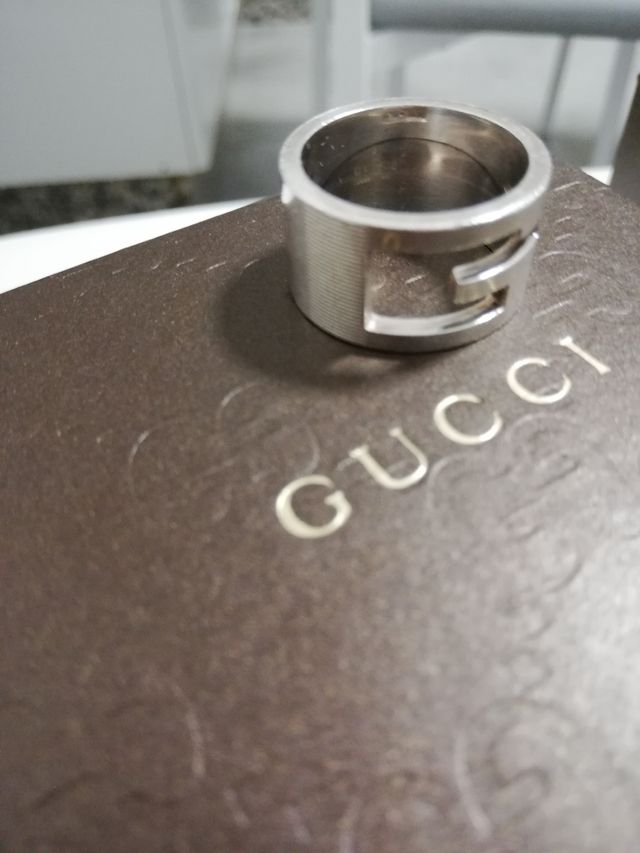 Anillo de plata maciza Gucci
