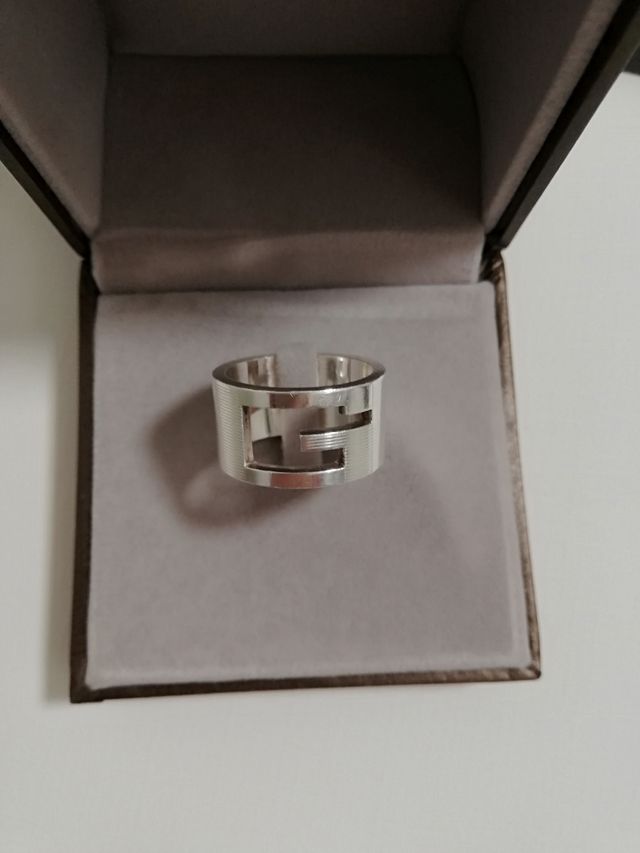 Anillo de plata maciza Gucci