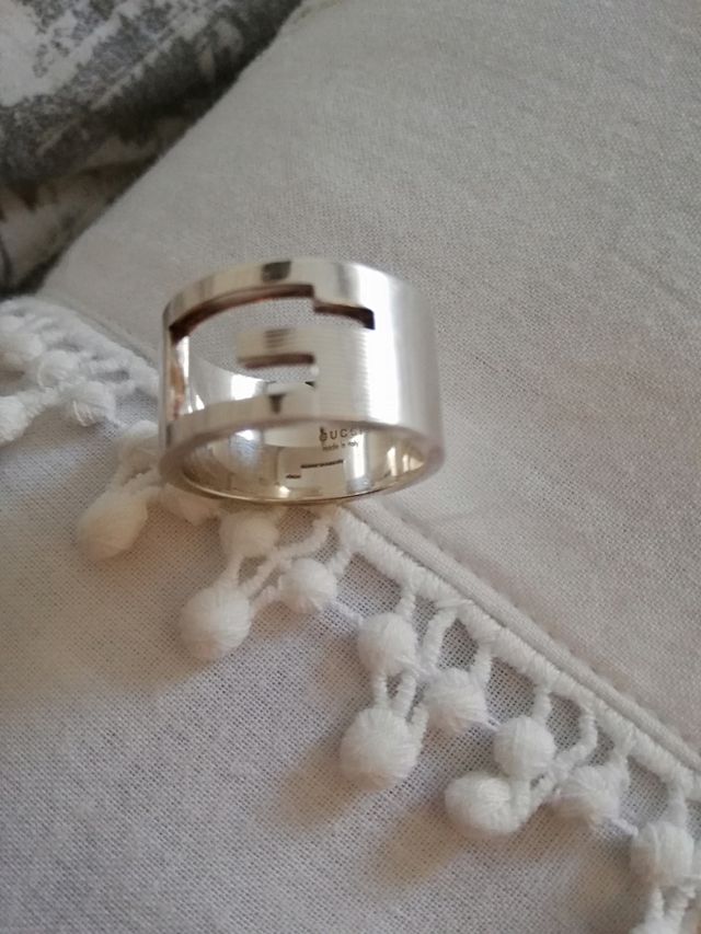 Anillo de plata maciza Gucci