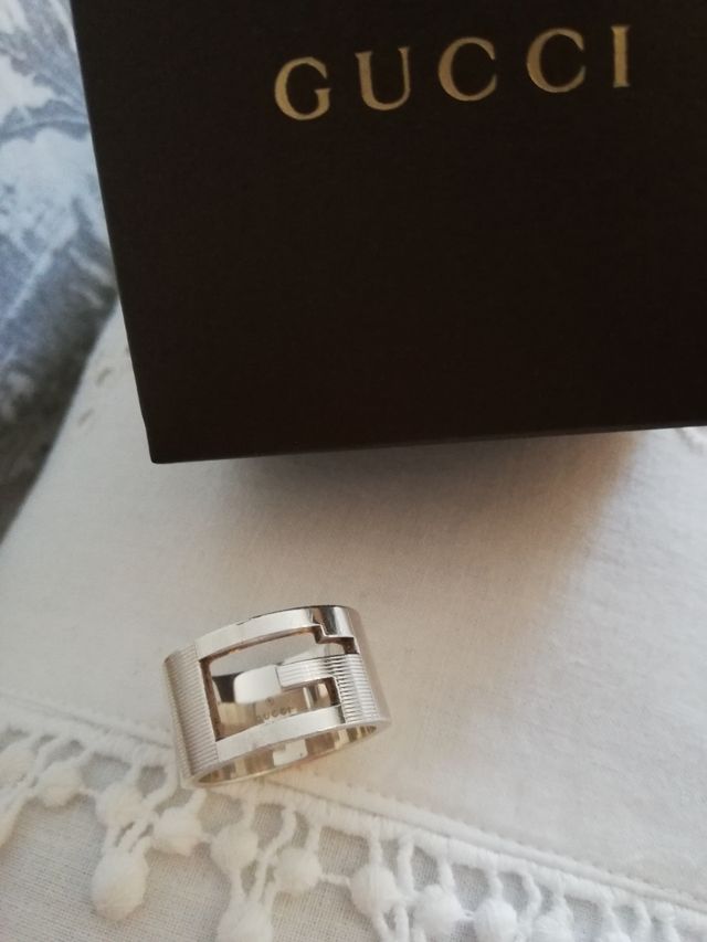 Anillo de plata maciza Gucci