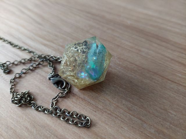 Collar péndulo y cuarzo