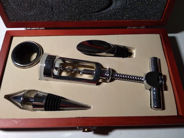 CAJA DE SET DE VINOS