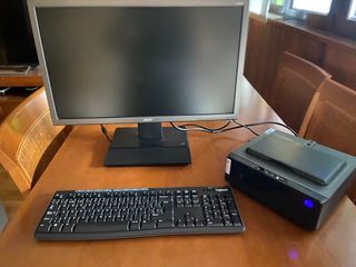 Ordenador Desktop + Pantalla Acer 21" + Teclado 