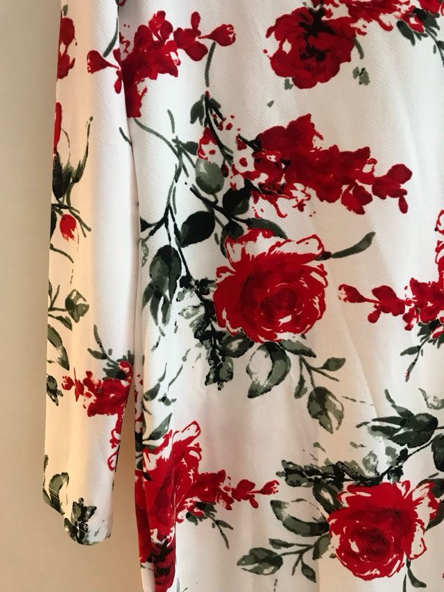 Vestido nuevo con etiqueta.