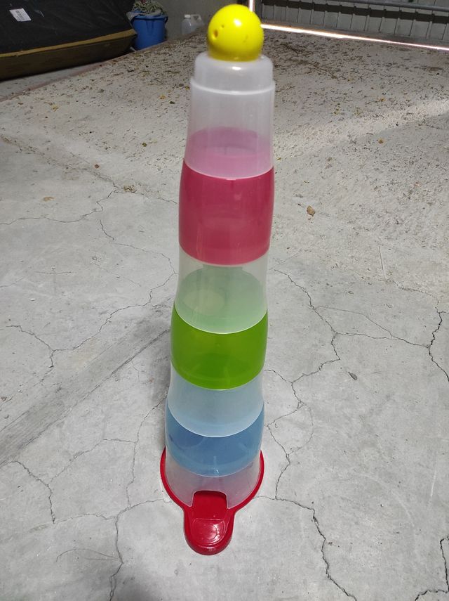 torre apilable con bolas