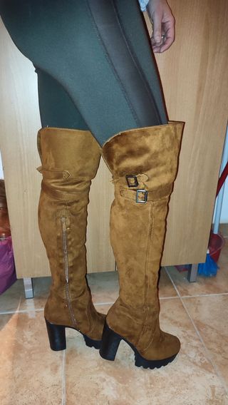 Botas altas mosqueteras