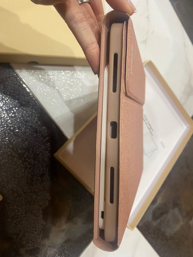 Funda con teclado ipad Air compatible con modelos.