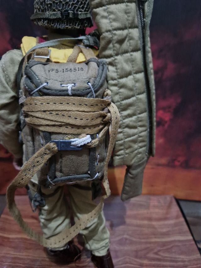 FIGURA 1/6 TOY SOLDIER  PARACAIDISTA JACK MCNIECE