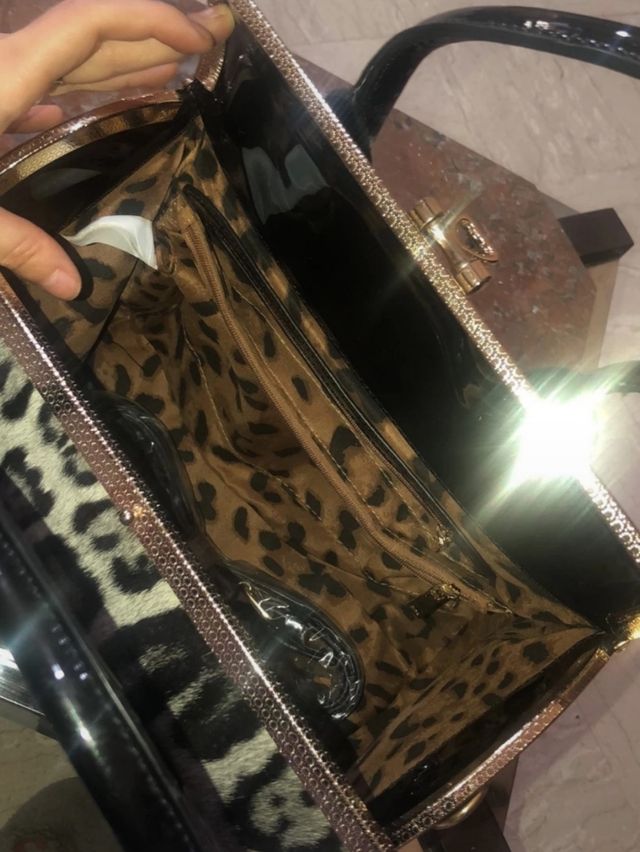 Borsa tipo baule motivo leopardato