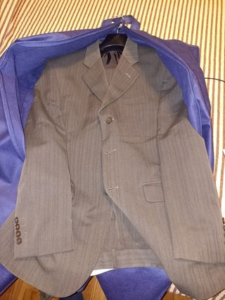 traje Marrón 