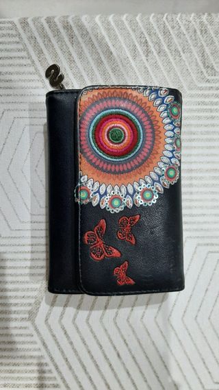 Monedero tipo cartera Desigual original en negro