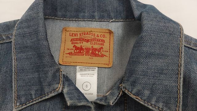 Cazadora Levi's. Talla 6 años
