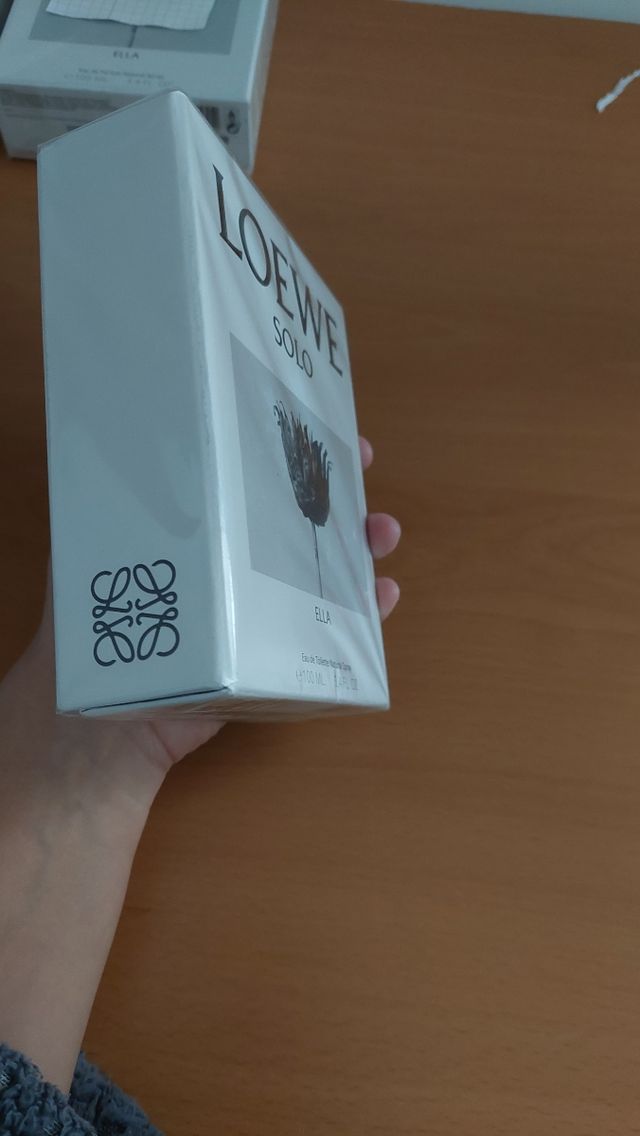 perfume loewe solo ella.