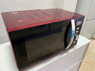 Microondas rojo DUNELM 