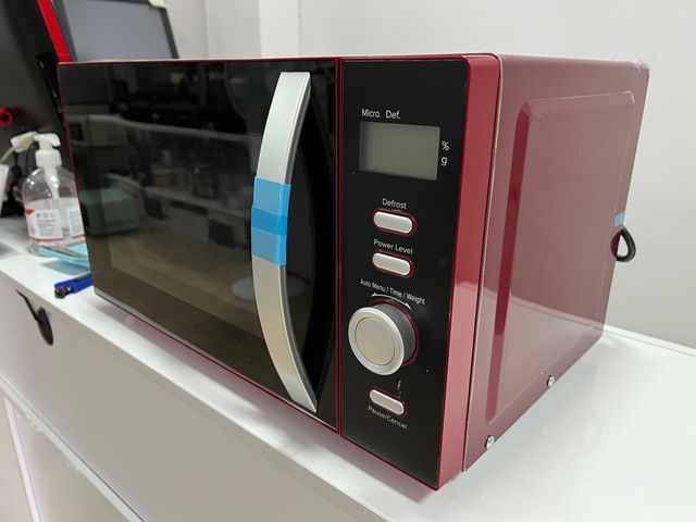 Microondas rojo DUNELM