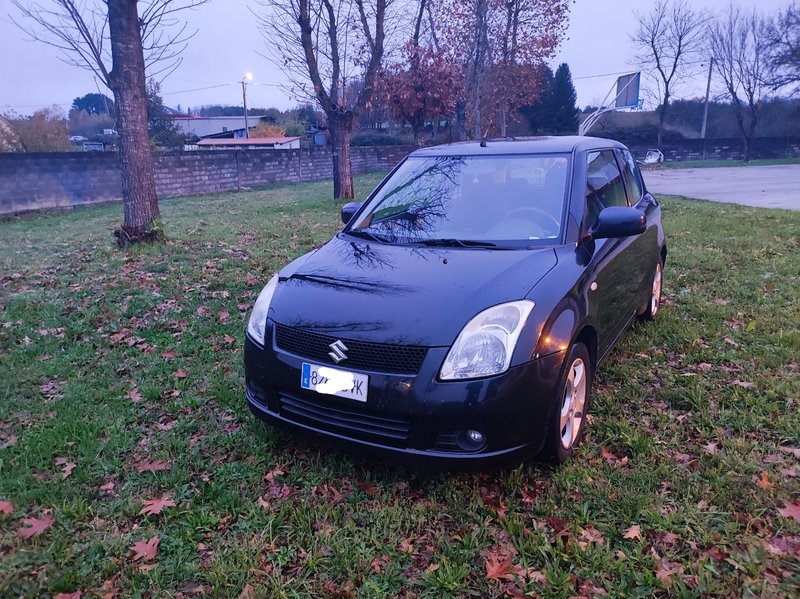 Suzuki Swift 1.3 92c - foto 1