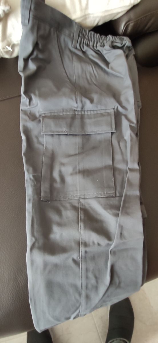pantalon de trabajo multibolsillo gris