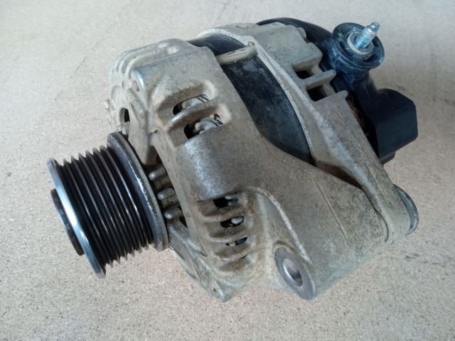 Alternador Toyota land cruiser j150 3.0