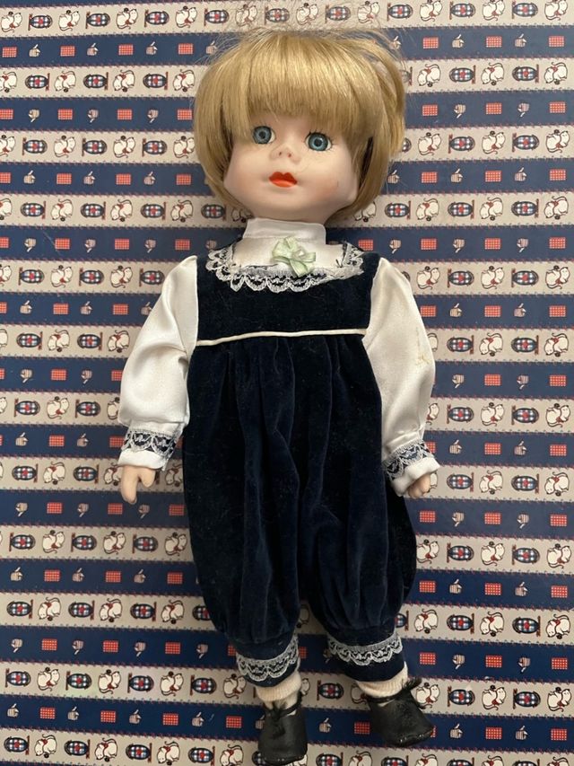 Bambola vintage in porcellana