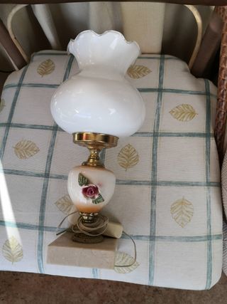 Preciosa lamparita de mesa