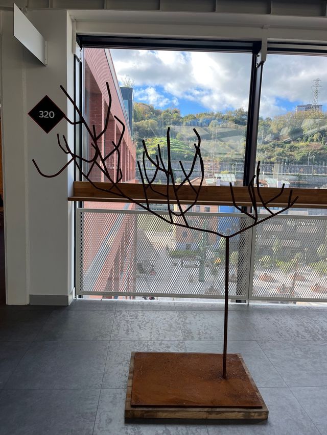 Scultura di alberi di ferro