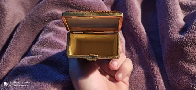 caja de tabaco antigua de Segovia el alcázar