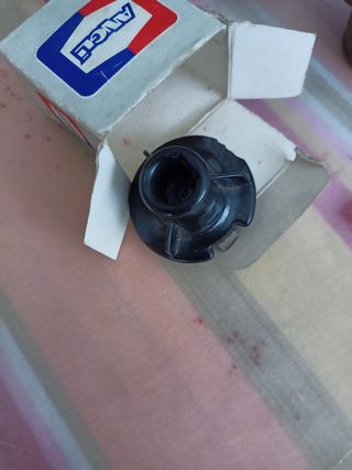 Pueza clave del motor y pipa del delco Seat 600 