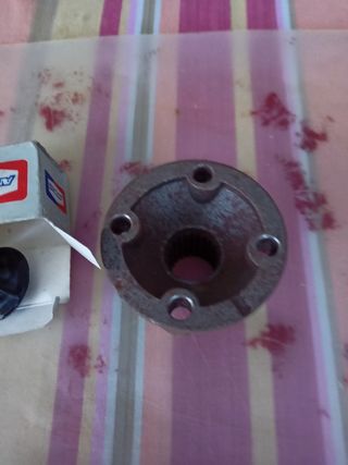 Pueza clave del motor y pipa del delco Seat 600 